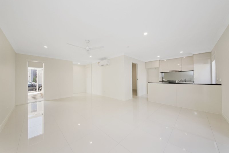 Photo - 40/13 Angela Way, Pimpama QLD 4209 - Image 3