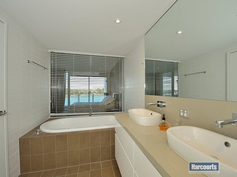 Photo - 401/3 Marco Polo Drive, Mandurah WA 6210 - Image 11