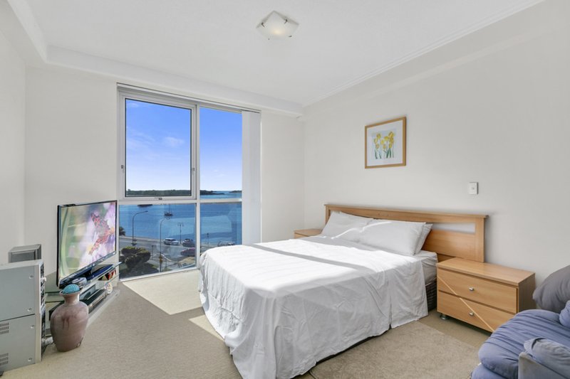 Photo - 401/300 Marine Parade, Labrador QLD 4215 - Image 9