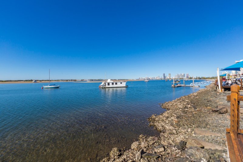 Photo - 401/300 Marine Parade, Labrador QLD 4215 - Image 17