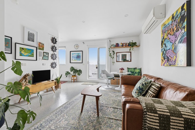 Photo - 401/33 Seymour Street, Preston VIC 3072 - Image 2