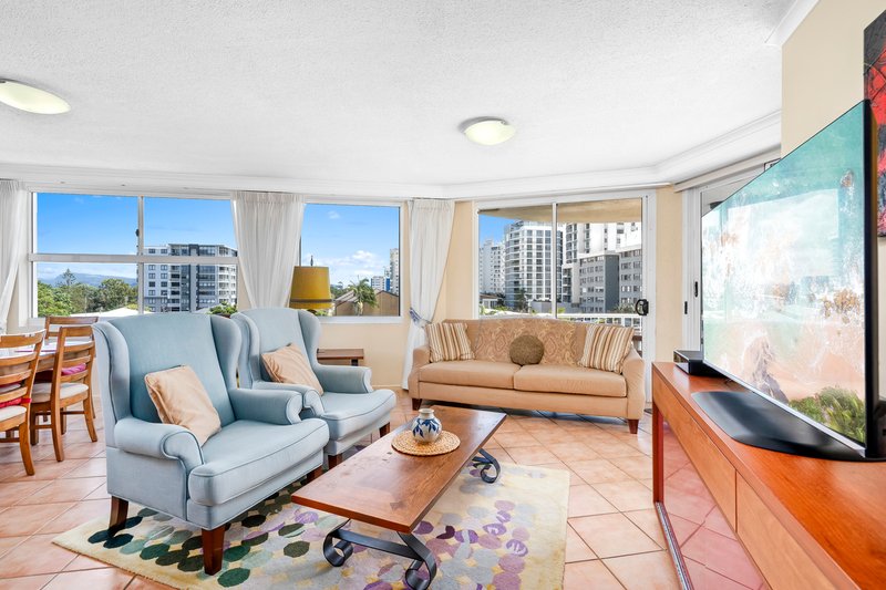 Photo - 401/4-10 Douglas Street, Coolangatta QLD 4225 - Image 3