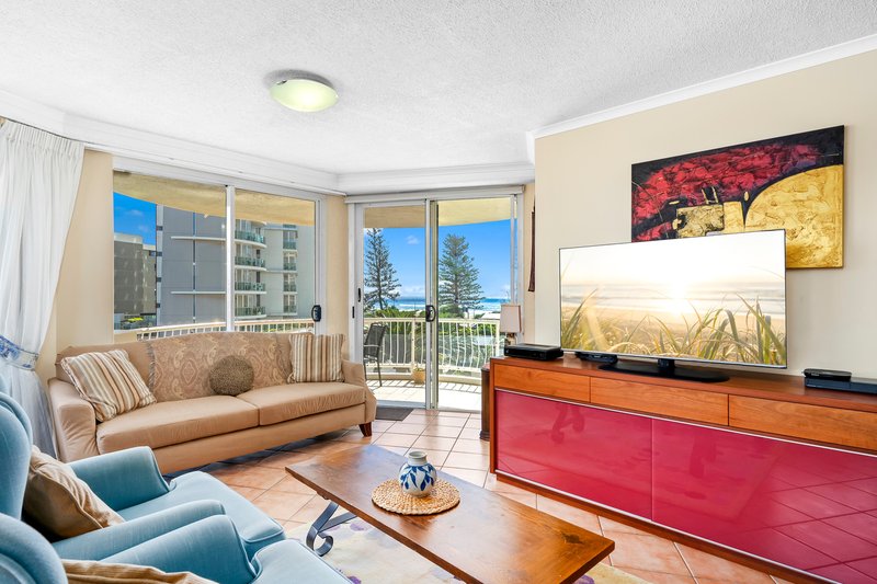 Photo - 401/4-10 Douglas Street, Coolangatta QLD 4225 - Image 4