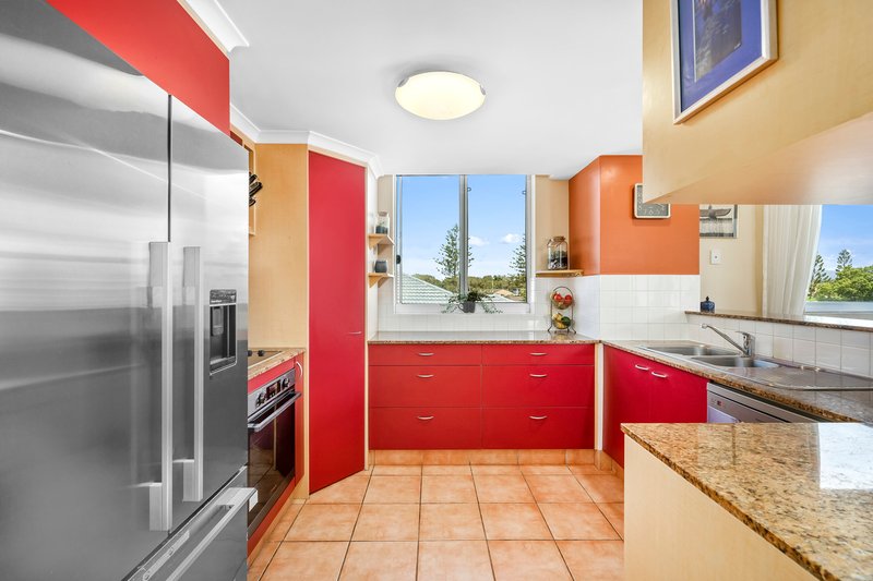 Photo - 401/4-10 Douglas Street, Coolangatta QLD 4225 - Image 5