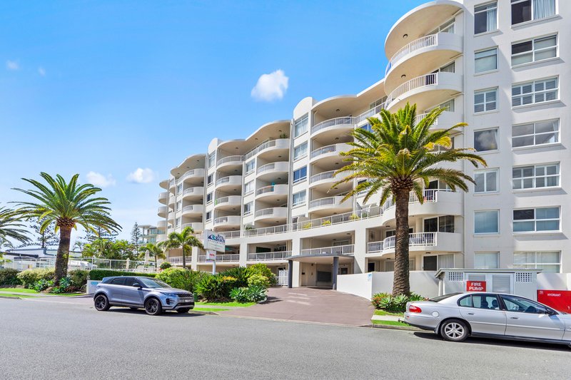 Photo - 401/4-10 Douglas Street, Coolangatta QLD 4225 - Image 14