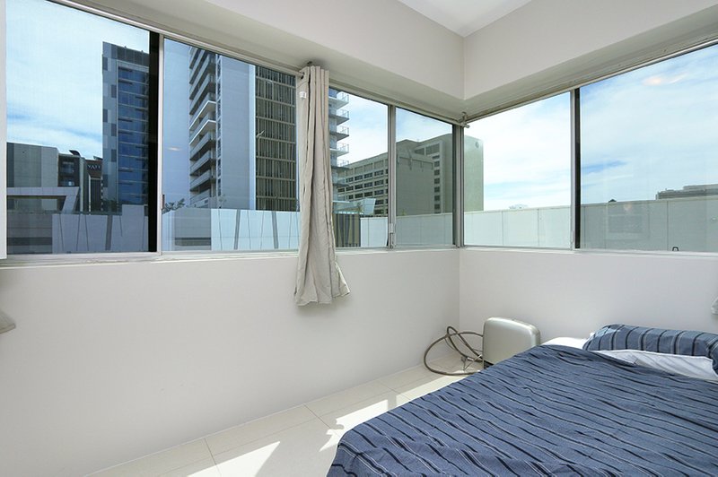 Photo - 401/45 Adelaide Terrace, East Perth WA 6004 - Image 14