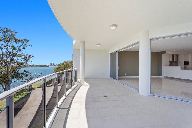 Photo - 401/50 Picnic Point Esplanade, Maroochydore QLD 4558 - Image 12