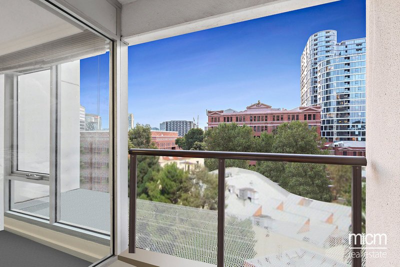 Photo - 401/58 Jeffcott Street, West Melbourne VIC 3003 - Image 4