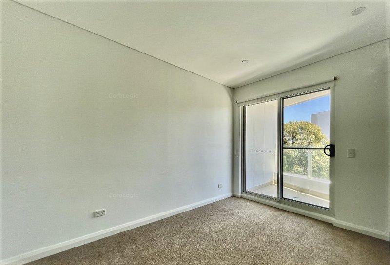 Photo - 401/61-63 Rickard Road, Bankstown NSW 2200 - Image 5