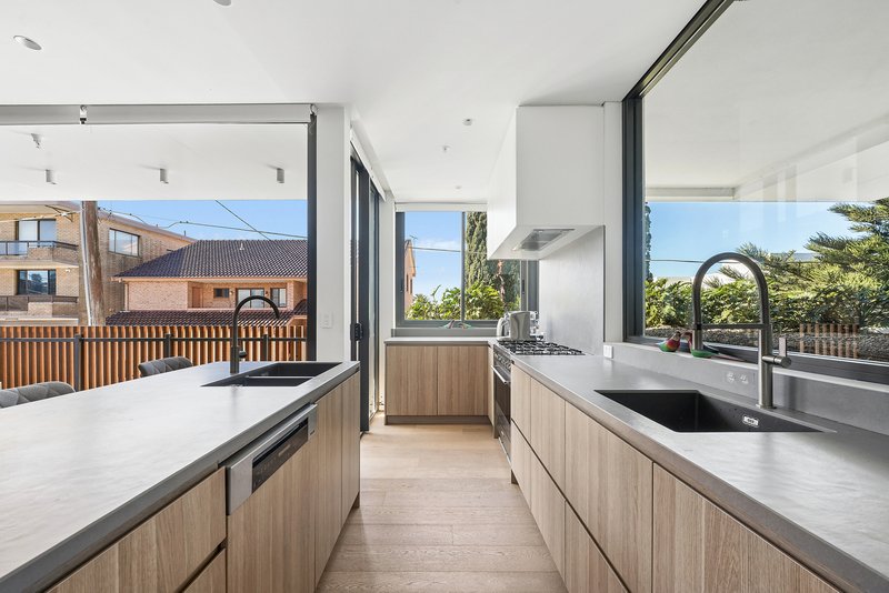 Photo - 401/657 Old South Head Road, Rose Bay NSW 2029 - Image 2