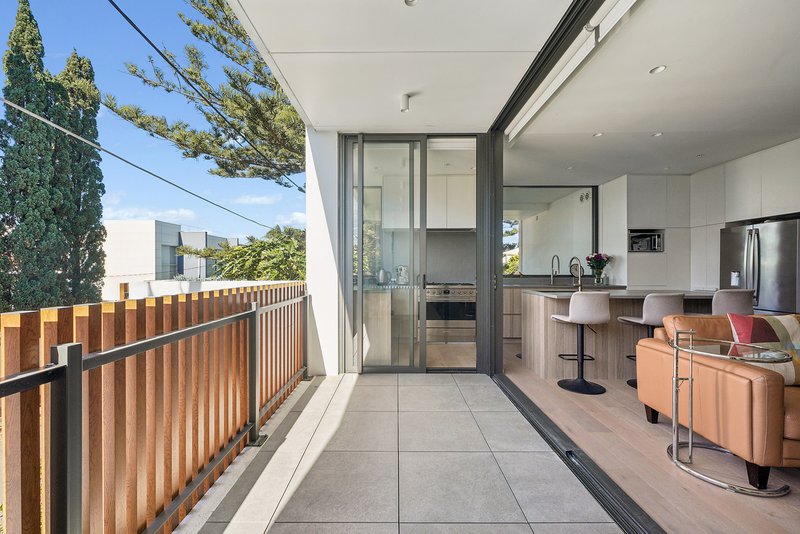 Photo - 401/657 Old South Head Road, Rose Bay NSW 2029 - Image 3