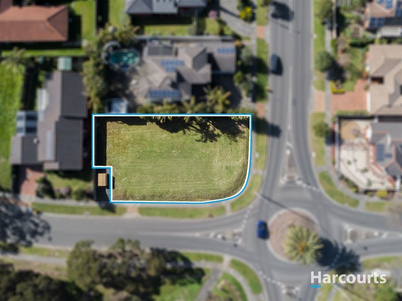 Photo - 402 Dandelion Drive, Rowville VIC 3178 - Image 4