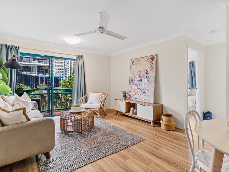 Photo - 40/20-26 Anne Avenue, Broadbeach QLD 4218 - Image 4