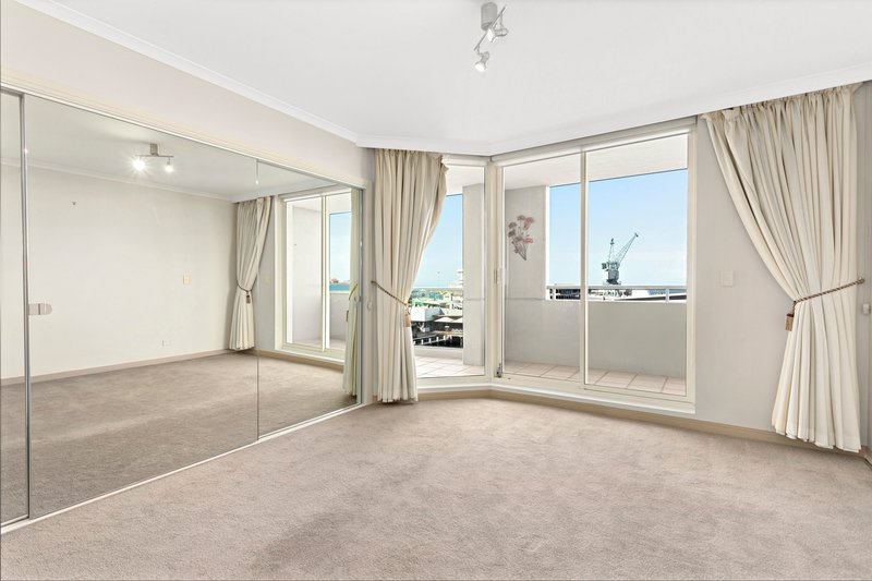 Photo - 402/107 Beach Street, Port Melbourne VIC 3207 - Image 6