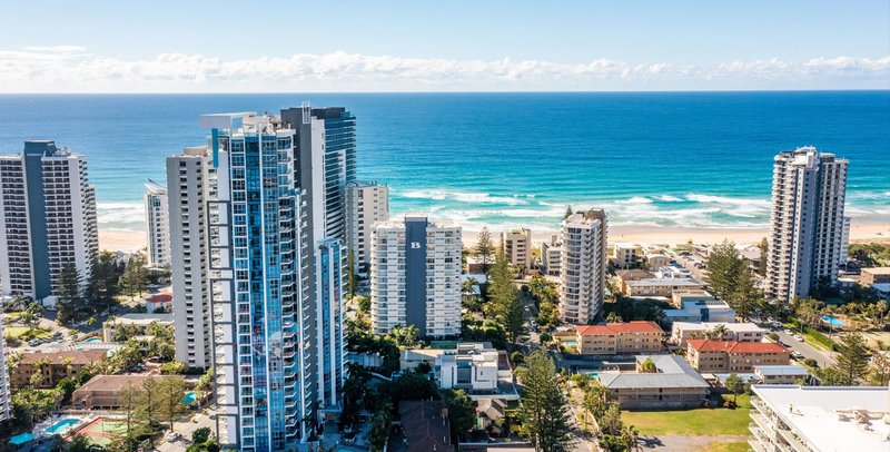 Photo - 402/12 Enderley Avenue, Surfers Paradise QLD 4217 - Image 5