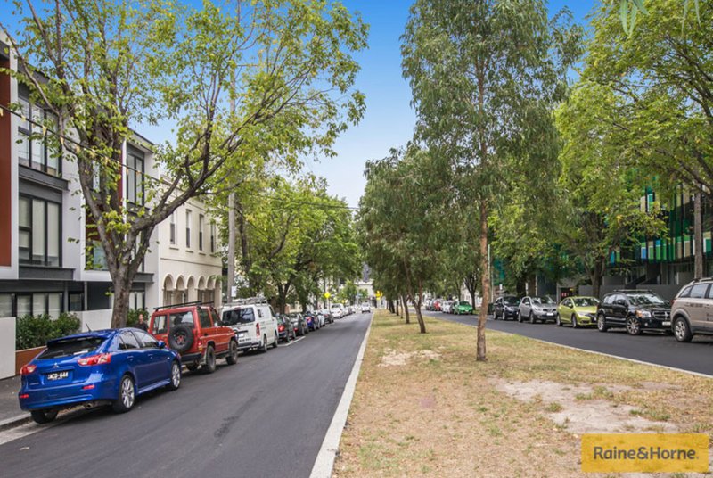 Photo - 402/139-145 Chetwynd Street, North Melbourne VIC 3051 - Image 9