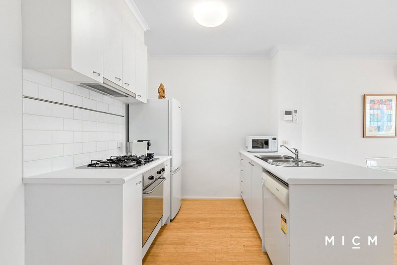 Photo - 402/148 Wells Street, South Melbourne VIC 3205 - Image 5