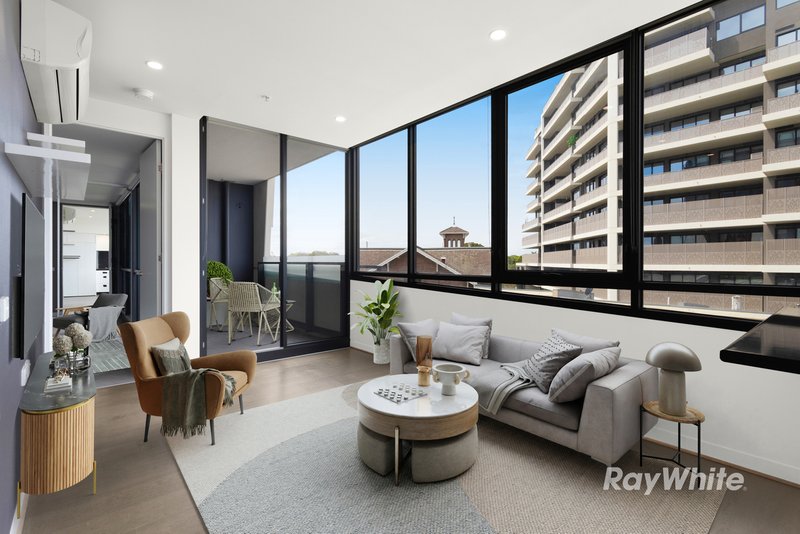 Photo - 402/18 Mccombie Street, Elsternwick VIC 3185 - Image 2