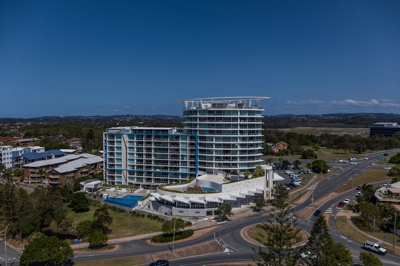 Photo - 402/2 Creek Street, Coolangatta QLD 4225 - Image 15