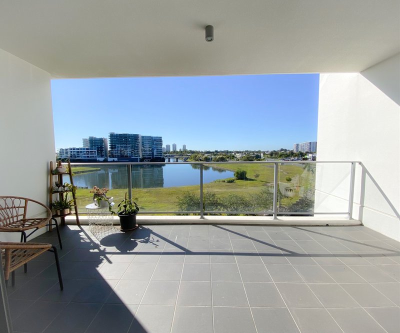 Photo - 402/2 East Quay Drive, Biggera Waters QLD 4216 - Image 12