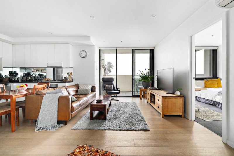 Photo - 402/2 Moonering Drive, Coburg VIC 3058 - Image 4