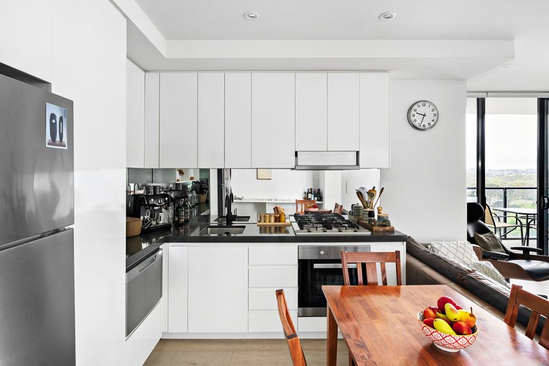 Photo - 402/2 Moonering Drive, Coburg VIC 3058 - Image 6