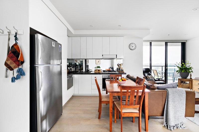 Photo - 402/2 Moonering Drive, Coburg VIC 3058 - Image 7