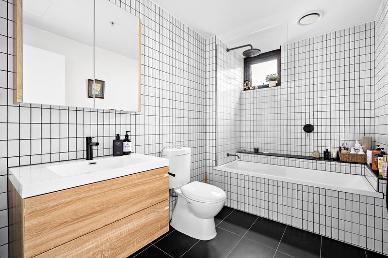 Photo - 402/2 Moonering Drive, Coburg VIC 3058 - Image 11