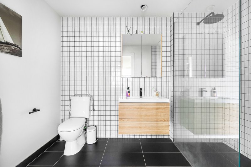 Photo - 402/2 Moonering Drive, Coburg VIC 3058 - Image 14