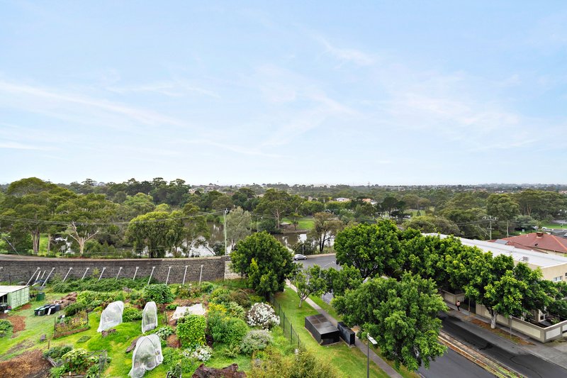 Photo - 402/2 Moonering Drive, Coburg VIC 3058 - Image 15