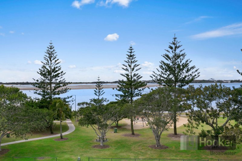 Photo - 402/212-214 Marine Parade, Labrador QLD 4215 - Image 14