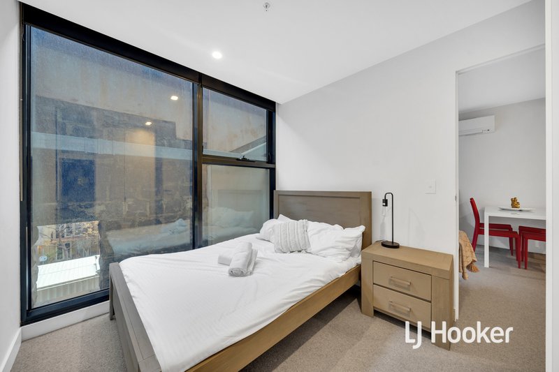 Photo - 402/28 Bouverie Street, Carlton VIC 3053 - Image 11