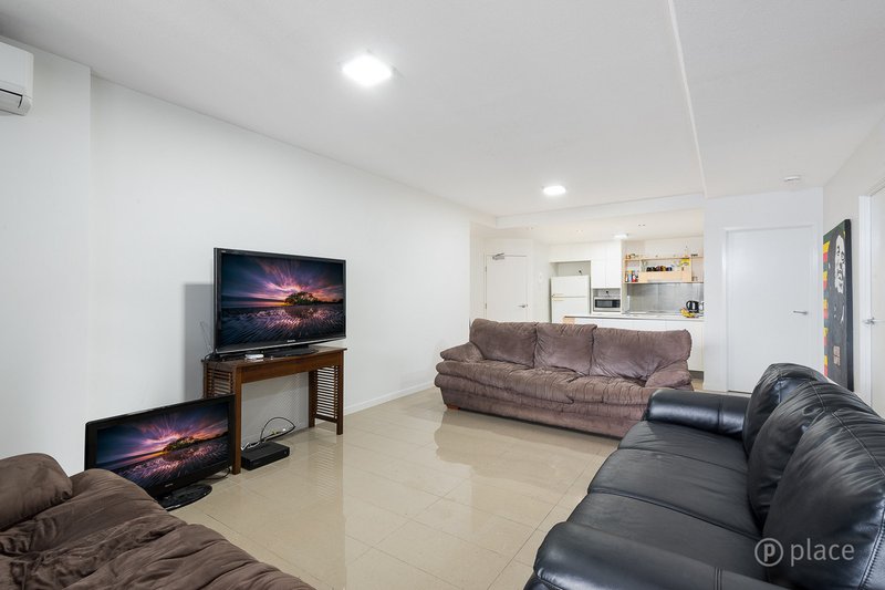 Photo - 402/29 Robertson Street, Fortitude Valley QLD 4006 - Image 5