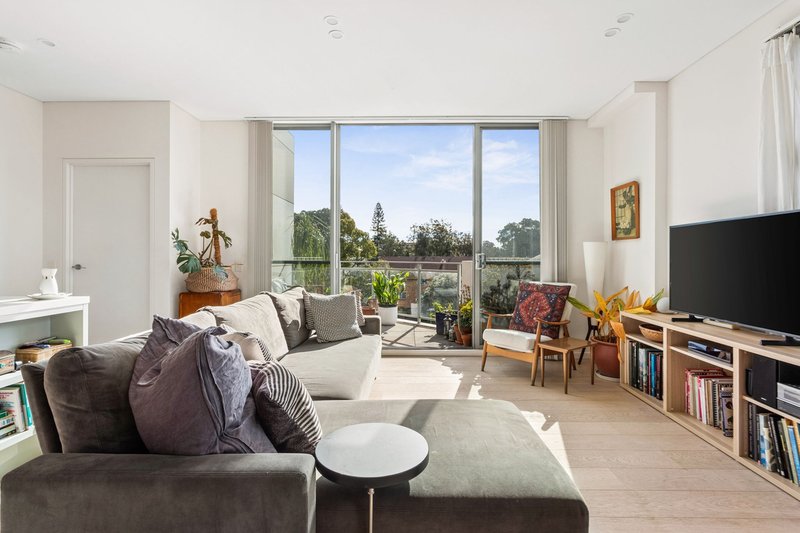 Photo - 402/32 Alice Street, Newtown NSW 2042 - Image 3