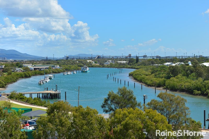Photo - 402/35 Lord Street, Gladstone Central QLD 4680 - Image 17