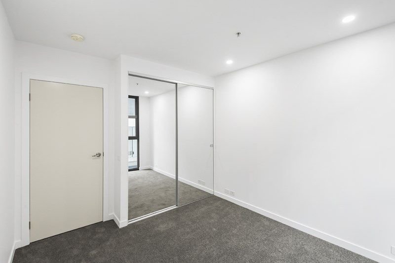 Photo - 402/55 Queens Road, Melbourne VIC 3004 - Image 4