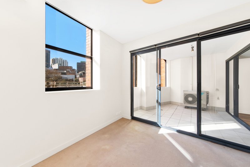 Photo - 402/62 Foster Street, Surry Hills NSW 2010 - Image 10