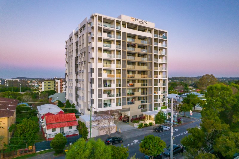 Photo - 402/70-74 Carl Street, Woolloongabba QLD 4102 - Image 2