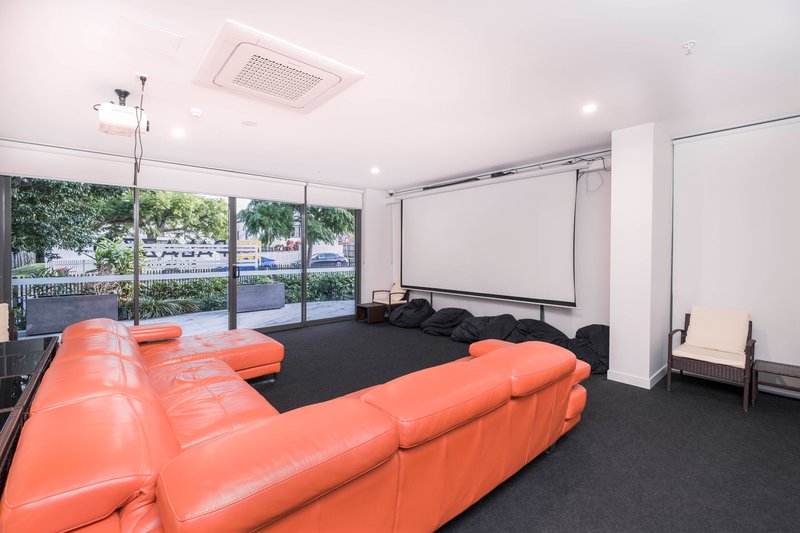 Photo - 402/70-74 Carl Street, Woolloongabba QLD 4102 - Image 14