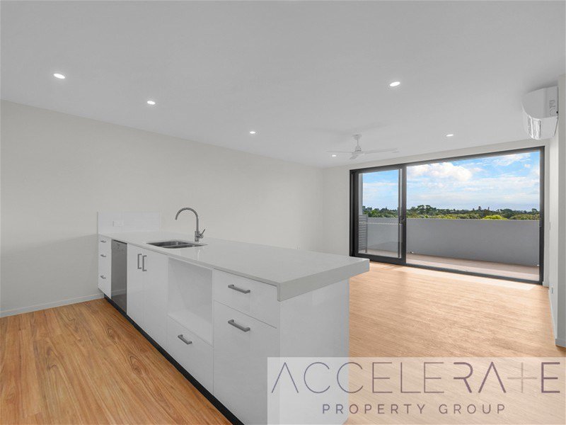 Photo - 402/89 Old Cleveland Road, Stones Corner QLD 4120 - Image 6