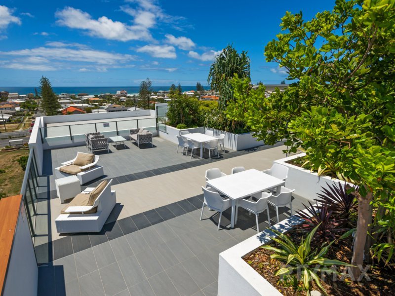 Photo - 402/9-15 Markeri Street, Mermaid Beach QLD 4218 - Image 3