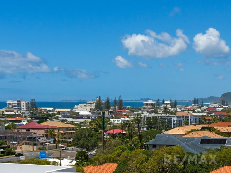 Photo - 402/9-15 Markeri Street, Mermaid Beach QLD 4218 - Image 5