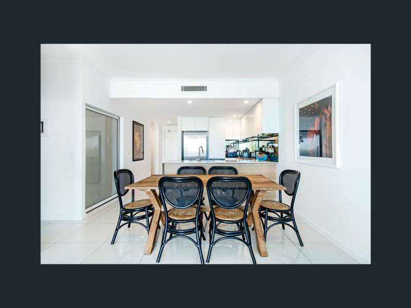 Photo - 402/9-15 Markeri Street, Mermaid Beach QLD 4218 - Image 7