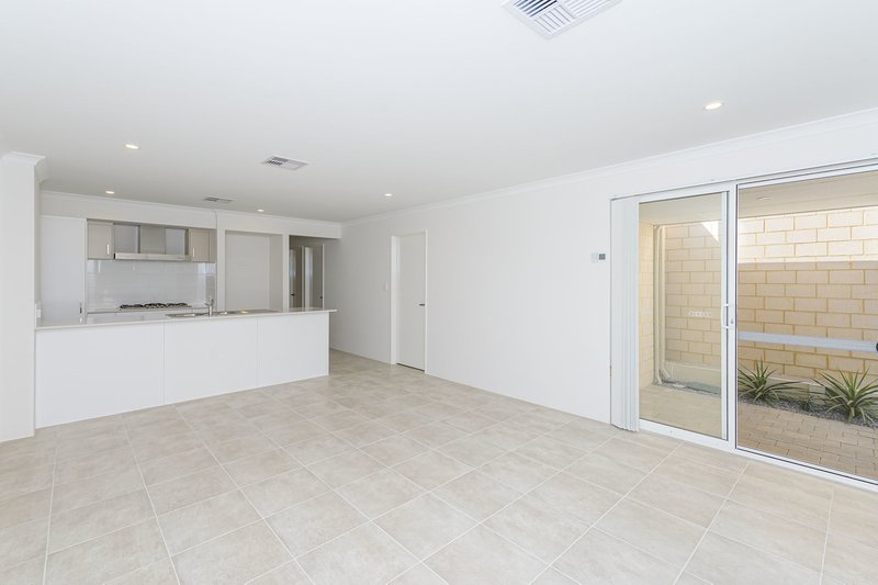 Photo - 403 Shorehaven Boulevard, Alkimos WA 6038 - Image 3