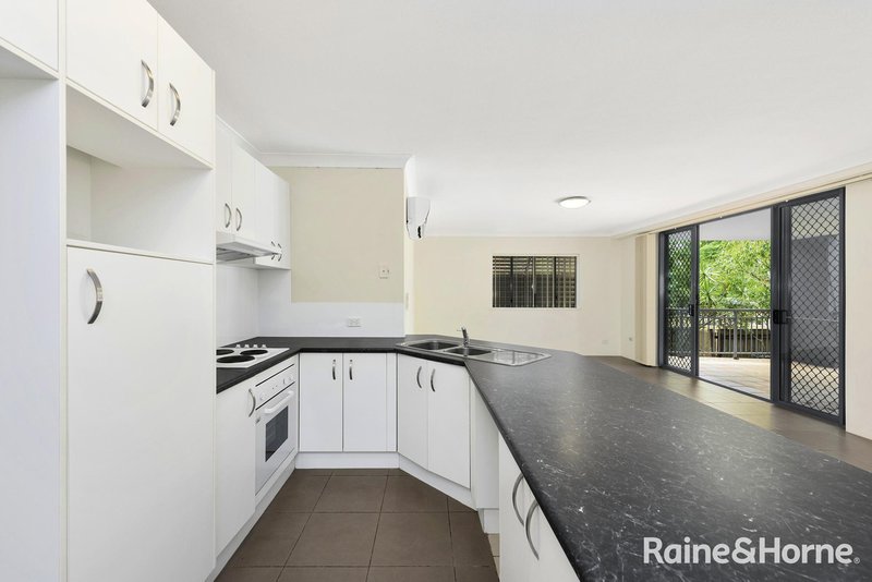 Photo - 40/300 Sir Fred Schonell Drive, St Lucia QLD 4067 - Image 3