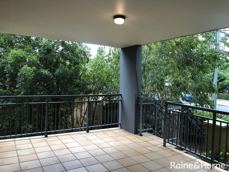 Photo - 40/300 Sir Fred Schonell Drive, St Lucia QLD 4067 - Image 10