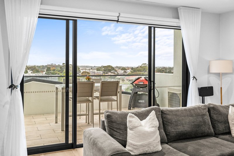 Photo - 403/116 Watton Street, Werribee VIC 3030 - Image 6