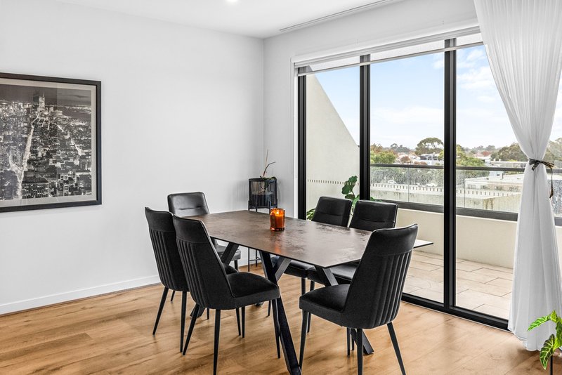Photo - 403/116 Watton Street, Werribee VIC 3030 - Image 10