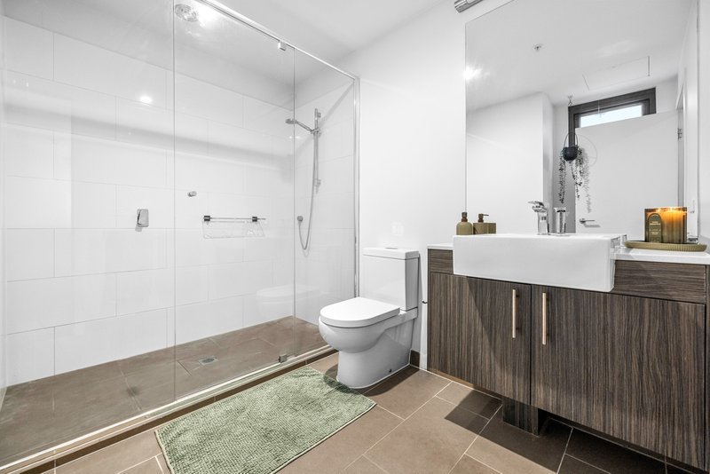 Photo - 403/116 Watton Street, Werribee VIC 3030 - Image 16