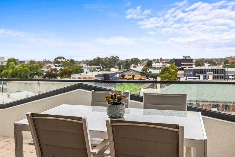 Photo - 403/116 Watton Street, Werribee VIC 3030 - Image 21